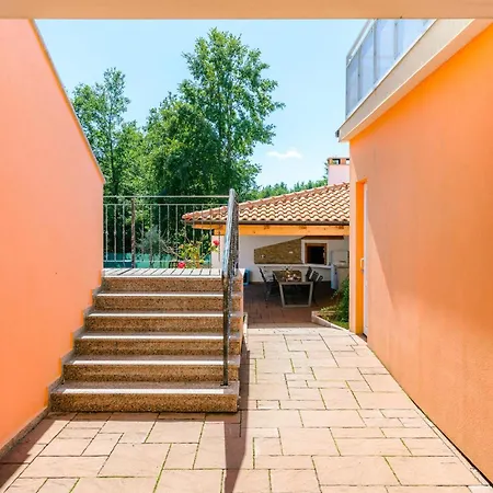 6 Bedroom Gorgeous In パジン