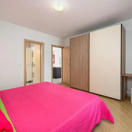 6 Bedroom Gorgeous In