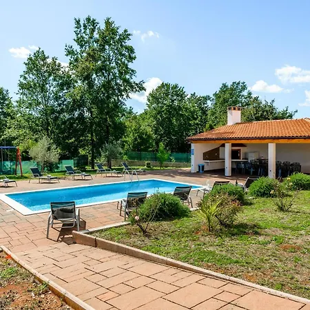 6 Bedroom Gorgeous In *
